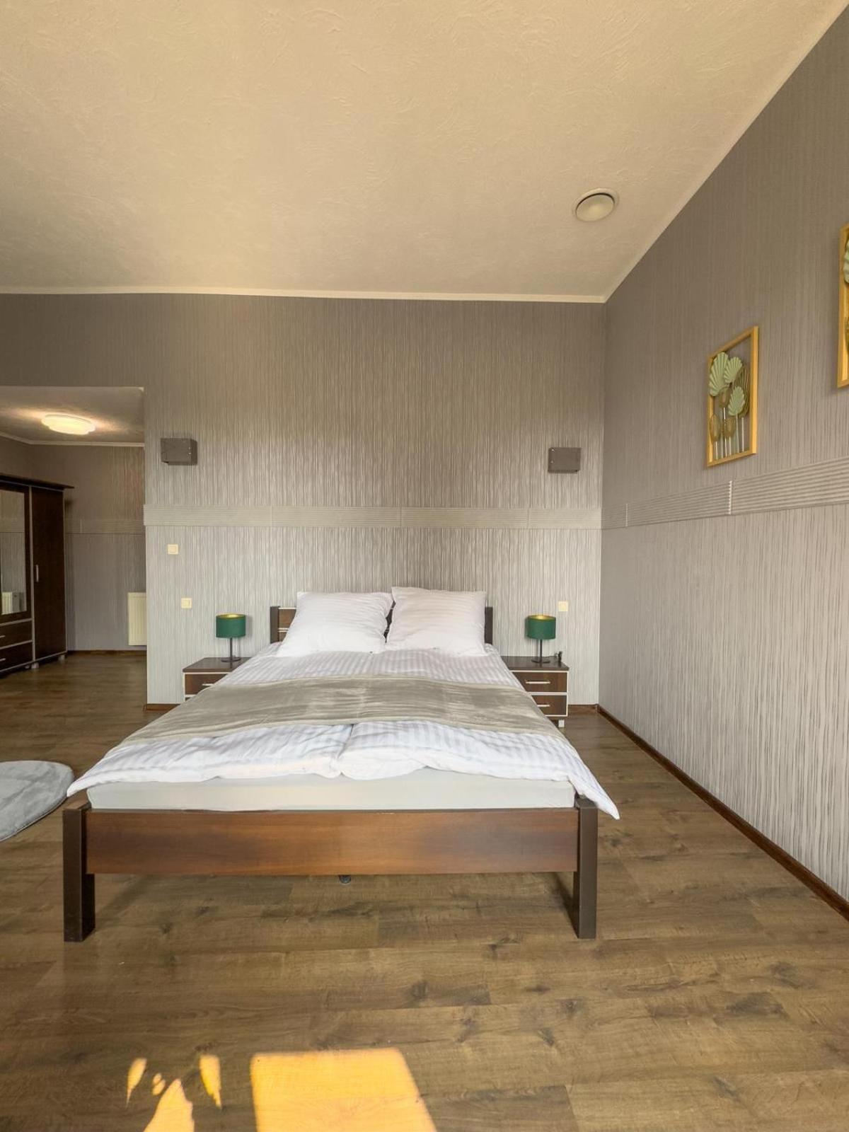 Kamienica Hotel Sulecin Luaran gambar